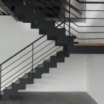 Réalisation d'un escalier dans un entrepôt