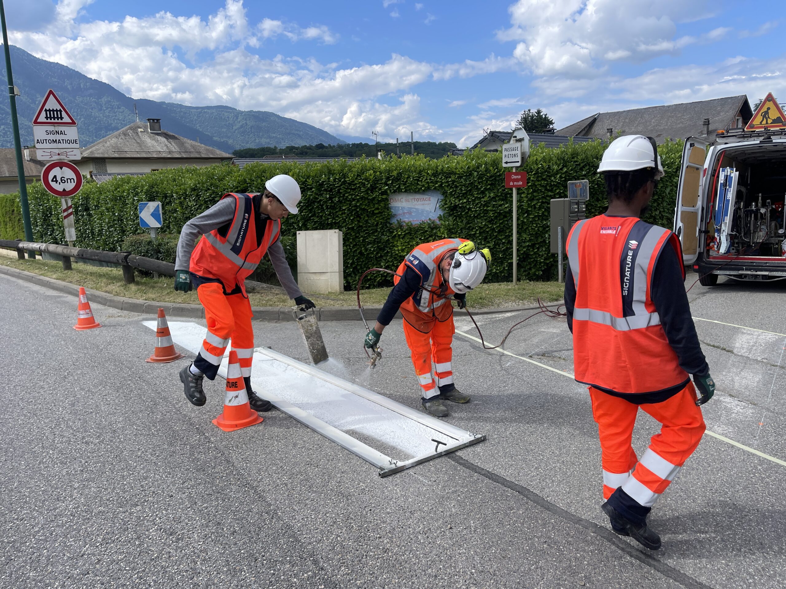 Alu-Sign®, gabarits & pochoirs pour un marquage au sol précis et durable